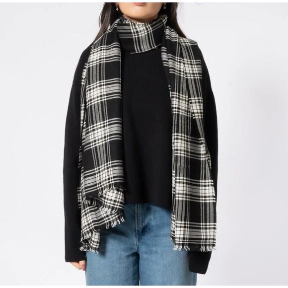 Merona Women’s Scarf Flannel Plaid Black White One Size - Picture 1 of 7